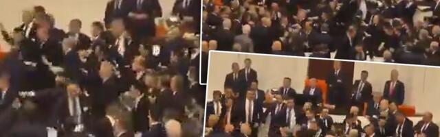(VIDEO) Sveopšta tuča u Parlamentu! Sevale pesnice, poslaniku polomljen nos - kamere zabeležile šokantne scene