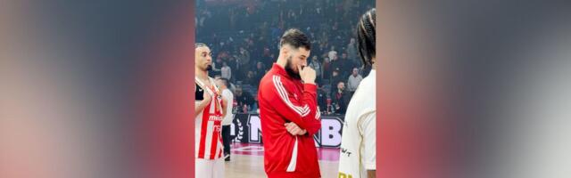 Igrači Crvene zvezde stali skamenjeni pred svoje navijače: Oni im pružaju podršku