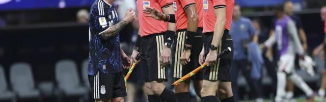 ARGENTINCIMA PRETI DRAKONSKA KAZNA OD STRANE FIFA! Plasirali se u finale Mundijala, ali mogu da NADRLJAJU: Jedan detalj je u centru pažnje!