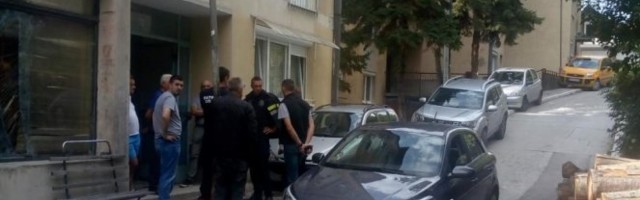 UZBUNA U UŽICU! U strahu od eksplozije gasa uznemireni stanari izašli na ulicu/FOTO/