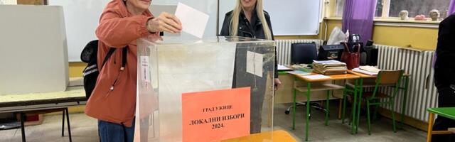 Do 12 časova u Užicu glasalo 16,8 odsto birača (VIDEO)