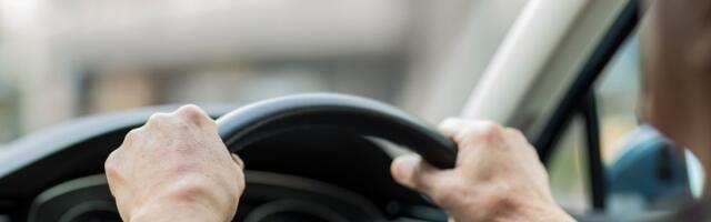 Forsiranje volana do kraja može izazvati ozbiljne probleme!