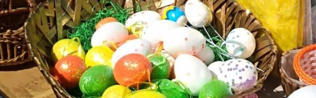 USKRŠNjI FESTIVAL ZA DECU: Takmičenje „Šareno jaje sreću daje“ u porti crkve u Kostolcu