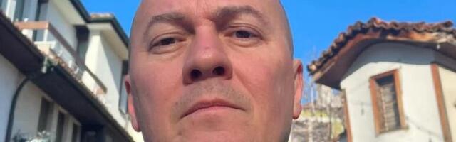 SIN POPULARNOG MUZIČARA NAPADNUT: Poznanik naoružan upao u kuću - Ovo su detalji