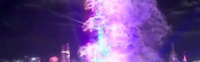 Спектакуларан ватромет у Дубаију