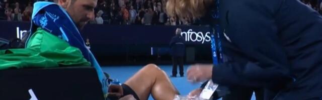 DOKTORKA IZAŠLA NA TEREN I STALA PRED NOVAKA SA KESOM PUNOM LEKOVA: Evo šta je Đoković tražio i dobio tokom finala Australijan opena