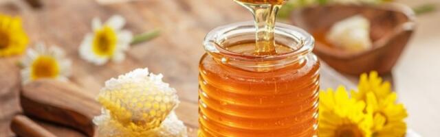 Zdravlje na kašičici: 7 neverovatnih koristi meda  - prava vitaminska bomba