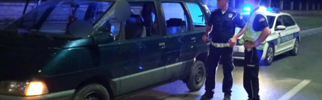 BEZ VOZAČKE, PUNIM GASOM USMRTIO ČOVEKA: Uhapšen tinejdžer iz Zrenjanina, divljao "jamahom" pa pravo na pešaka