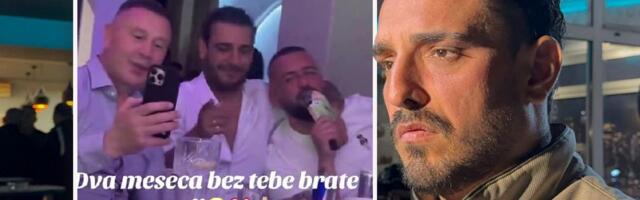 Darko peva pokojnom bratu, a glas mu drhti: "Dva meseca bez tebe rođeni..." - snimak slama srca