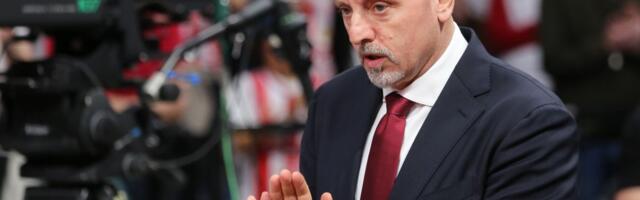 Da li su navijači Zvezde ovim skandiranjem stali protiv Saše Obradovića?