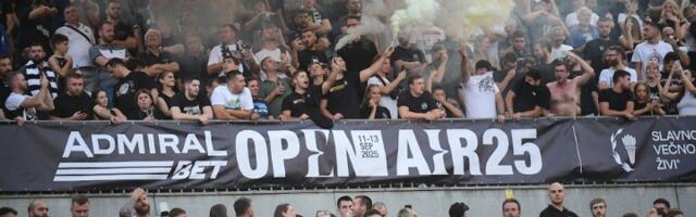 "Grobari“ vređali Vučića: "Grmeo“ ceo Tašmajdan (VIDEO)