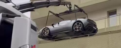 Parkirao "ferari" vredan 400.000 evra na terasi stana u Beču: Ljudi u neverici, ovako nešto nije viđeno (video)