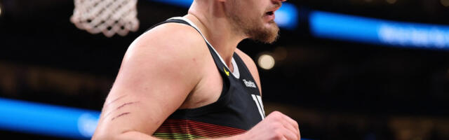 Svet gleda i ne veruje šta Nikola Jokić radi