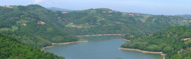 Potraga za dvojicom muškaraca kod jezera Barje i dalje traje, čamcem pretražuju površinu vode