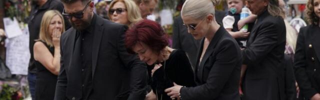 TERALA GA DA NOSI JAKNU U KOJOJ JOJ SE OTAC UBIO! Njegovoj sestri dala KRVAVU kosu! Najjezivija ispovest porodice pevača LEDI KRV U ŽILAMA!