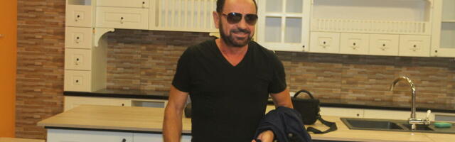 NEMAJU STRUJE I SIGNALA A IMAJU KROMPIR I KOKOŠKE! Ovi ESTRADNJACI su prešli u DIVLJINU! Jedan NE SILAZI SA PLANINE