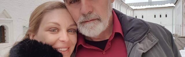 Žena našeg glumca porodila se u kadi: Ovako je opisala neobično iskustvo "Svečano je presekao pupčanu vrpcu"