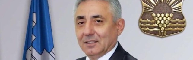 "Simonovićeva familija i saradnici i dalje na plati u Opštini Grocka"