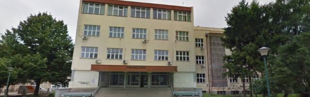 Gimnazijalci odali poštu stradalima u NS, direktorka im zamerila