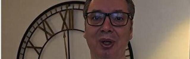 "U ISTORIJU ĆE UĆI" Vučić svima čestitao dan studenata: U majici "I ja sam ćaci" poslao jaku poruku (VIDEO)
