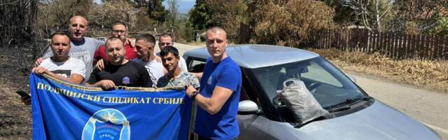 Niški policajci donirali odeću i obuću ugroženima u požarima