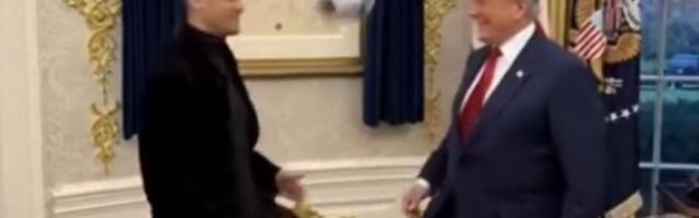 TRAMP I RONALDO IGRAJU FUDBAL U OVALNOJ SOBI Objavljen snimak, evo o čemu je reč (VIDEO)