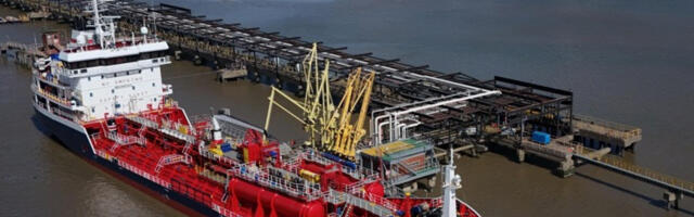 Иран зауставио два танкера у Ормуском мореузу