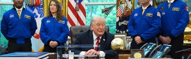 Tramp najavio otvaranje dosijea o NLO: Sastao se sa astronautima iz misije Artemis II