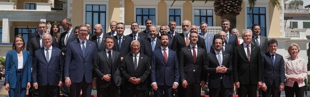 Vučić tvrdi da Srbija nije izolovana i da su mu brojni lideri prijatelji: "Zato je uvek u magarećim klupama?"