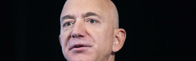 TOLIKO JE VELIKA DA IMA SOPSTVENU JAHTU Bezos kupuje superjahtu od pola milijarde dolara FOTO, VIDEO