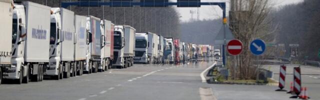 Teretnjaci na Batrovcima na izlazu iz Srbije čekaju 12 sati