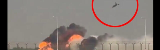 TRAGEDIJA NA AEROMITINGU! Lovački avion se zakucao u zemlju pred publikom! (VIDEO)