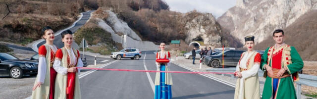 Протокол Владе Црне Горе тражио уклањање капе са оцилима и српске тробојке у Беранама