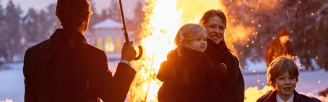 Badnji dan na Kraljevskom Dvoru obeležen je na poseban i istorijski način: Po prvi put, tri generacije dinastije Karađorđević – deda, sin i unuk – zajedno su učestvovale u sečenju badnjaka u šumi Dvorskog kompleksa