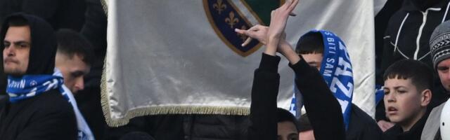 Dno dna! Navijači Pazara albanskim orlom provocirali fudbalere Zvezde /FOTO/