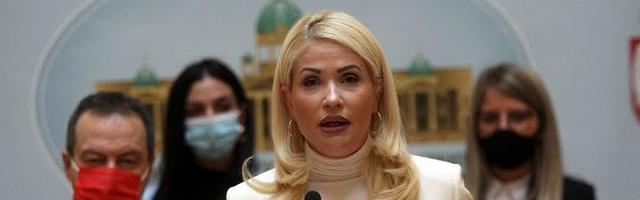 ZEMLJO, OTVORI SE! Uličarski vređa ljude, a predstavili je kao "čeličnu lejdi"?!