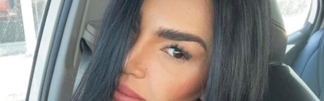 Manekenka nosi korset 23 sata dnevno da bi imala struk od 45 centimetara (FOTO)