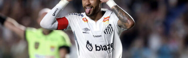 NEJMAR ŠOKIRAO POJAVOM Brazilac se šetao Njujorkom, prolaznici nisu mogli da veruju šta vide (VIDEO)