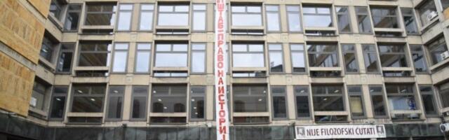 SKANDAL! PLENUMI ISPIRAJU MOZGOVE MLADIMA Ona samo ponavlja: "Ja nemam ime i prezime, ja sam medij"