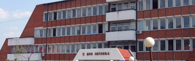 Domovi zdravlja puni i svi se žale na iscrpljujuće simptome - u Srbiji hara novi virus i nije korona
