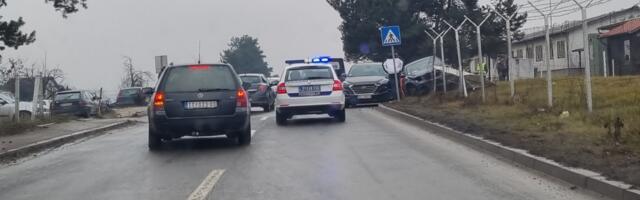 Zakucao se BMW-om u ogradu kasarne u Novom Pazaru