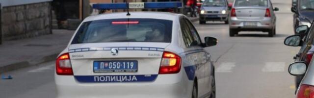 Lažni policajac udario, pa opljačkao tinejdžera! Prišao mu u centru Leskovca i predstavio se kao inspektor u civilu