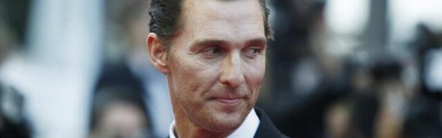 Metju Mekonahi slavio Božić u duksu sa srpskom zastavom! Instagram gori od komentara (VIDEO)