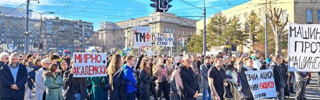 Više od 3.000 profesora univerziteta uz studente