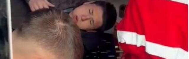 POSLANICI SNS OSUDILI NAPAD NA MILOŠA PAVLOVIĆA: Krvolok Rokojevog podanika Save napao je danas golorukog strudenta