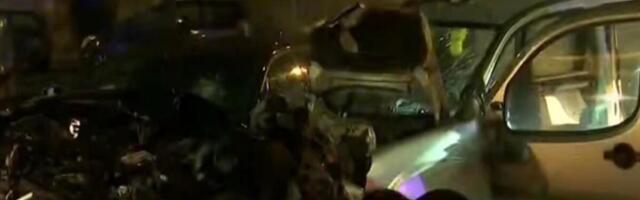 OD VOZILA NIŠTA NIJE OSTALO, ZGUŽVANA SU KAO LIMENKE: Strašan udes u Beogradu: Ima povređenih, jeziv prizor! (FOTO)