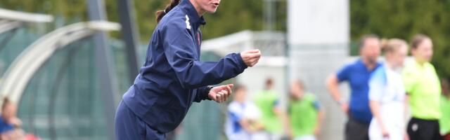 Fudbalski savez Srbije sve iznenadio: Dama uzela Zlatnu loptu za najboljeg trenera godine, evo o kome je reč!