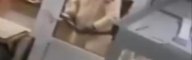 Lopov sa fantomkom pokušao da obije mesaru, pa naišao na prepreku! Neverovatan snimak se širi mrežama, ovo je hit