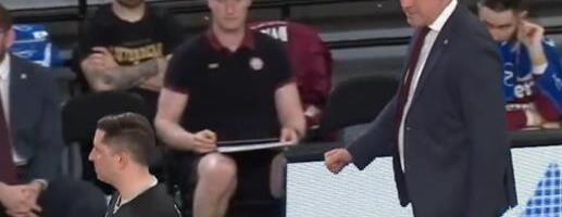 BIVŠI TRENER PARTIZANA U SUKOBU SA SVIMA! Raspravljao se sa sudijama, protivničkim trenerom, pa ušao u klinč i sa igračem! Morali da ga razdvajaju! (VIDEO)