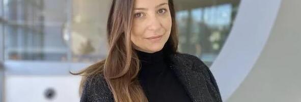 ''TI SI JEDAN NESREĆAN I ZAO ČOVEK''! Gordana Uzelac odbrusila blokaderskom voditelju kojem sad smetaju i kineski roboti jer - igraju srpsko kolo! (FOTO)
